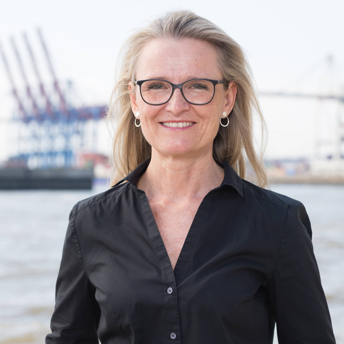 Eva Mitarbeiter Consensa Hamburger Hafen
